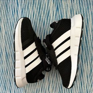 Toddler adidas tennis shoes